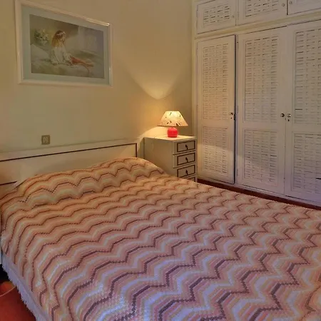 Affittacamere Casa 114 - Great Townhouse Few Minutes Walk From Beach Praca Vale do Lobo